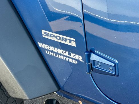 Used 2010 Jeep Wrangler Unlimited Sport w/ Trailer Tow Group AWD/4WD image 25