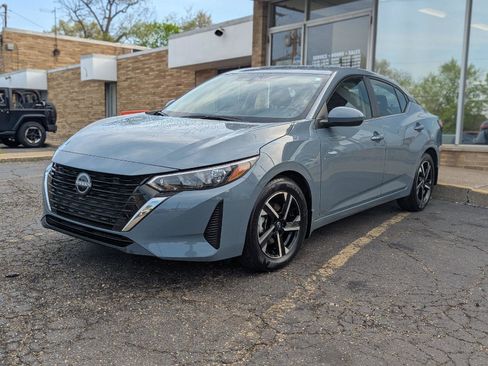 Used 2024 Nissan Sentra SV FWD image 3