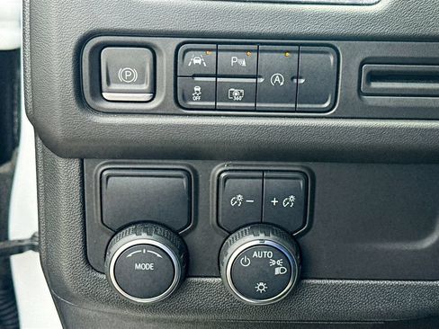 Used 2023 Chevrolet Tahoe LT w/ Luxury Package RWD image 11