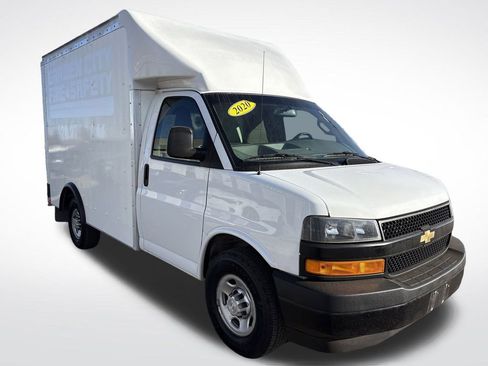 Used 2020 Chevrolet Express 3500 w/ Driver Convenience Package RWD image 7