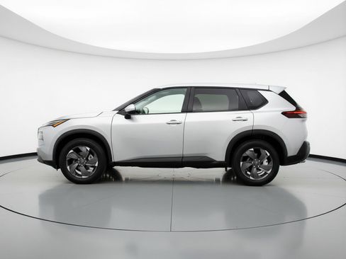 Used 2025 Nissan Rogue SV image 5