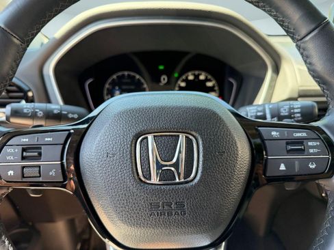 Used 2025 Honda Pilot Touring image 18