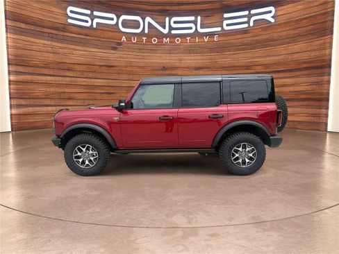 Certified 2025 Ford Bronco Badlands AWD/4WD image 2