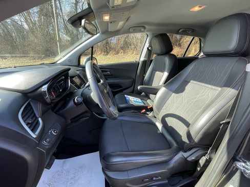 Certified 2018 Chevrolet Trax LT w/ LT Convenience Package image 21