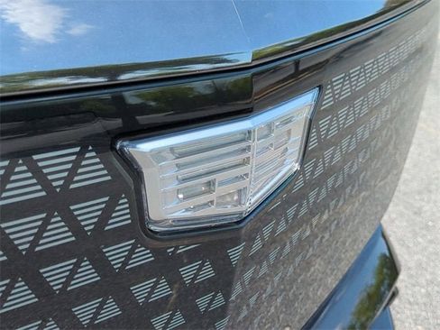 New 2026 Cadillac Vistiq Sport image 32