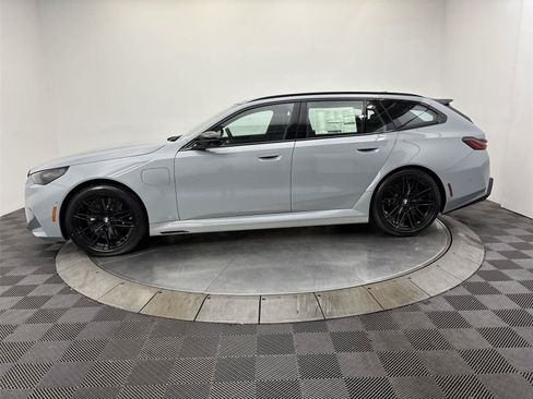 New 2027 BMW M5 Touring AWD/4WD image 16