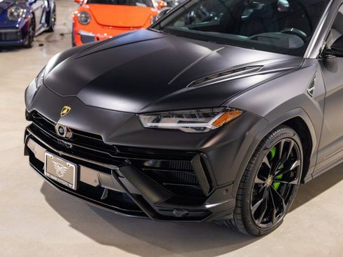 Used 2023 Lamborghini Urus S image 3