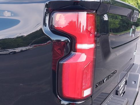 Used 2026 Chevrolet Silverado 2500 ZR2 w/ LPO, Dark Essentials Package AWD/4WD image 36