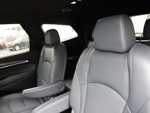 Used 2022 Buick Enclave Essence FWD image 16