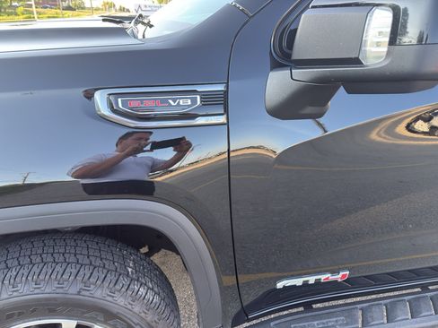Used 2021 GMC Sierra 1500 AT4 AWD/4WD image 4