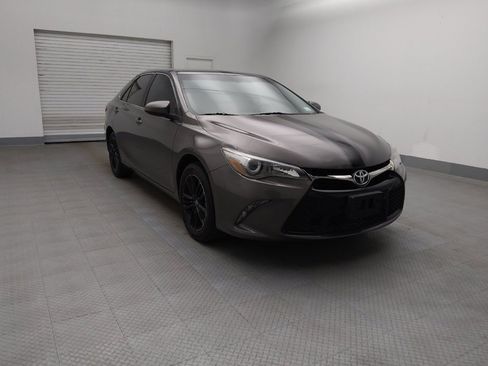 Used 2017 Toyota Camry SE image 13