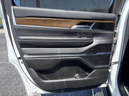 Used 2022 Jeep Grand Wagoneer Series I image 13