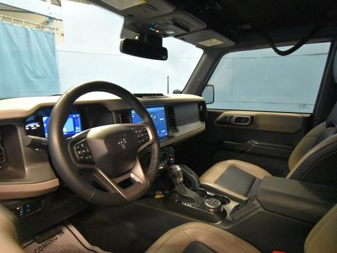 Used 2024 Ford Bronco Wildtrak AWD/4WD image 2