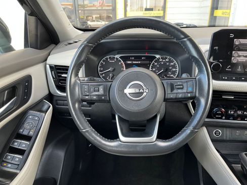 Used 2023 Nissan Rogue SL w/ SL Premium Package image 28