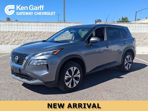 Used 2023 Nissan Rogue SV image 1