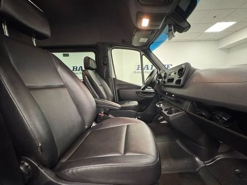 Used 2020 Mercedes-Benz Sprinter 2500 image 17