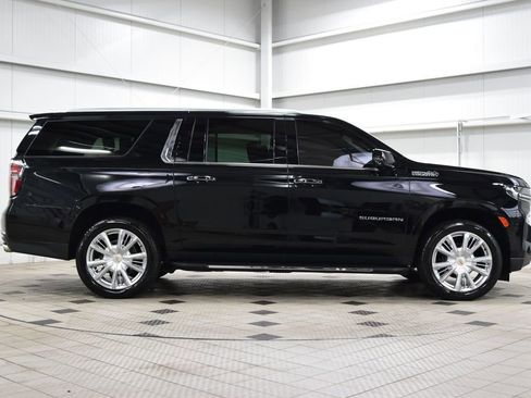 Used 2023 Chevrolet Suburban High Country AWD/4WD image 9