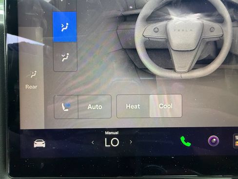 Used 2025 Tesla Model S AWD/4WD image 19