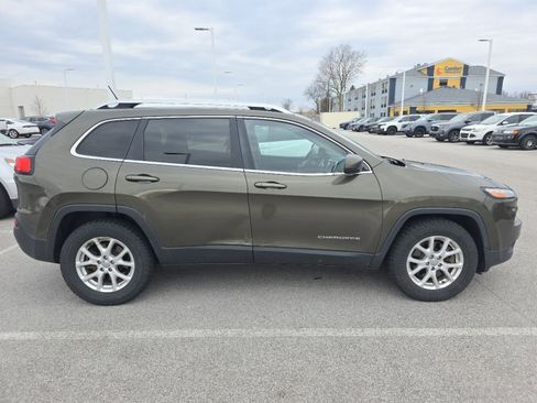 Used 2014 Jeep Cherokee Latitude w/ Cold Weather Group image 9