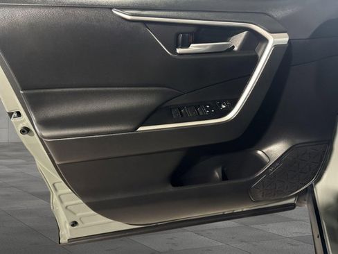 Used 2023 Toyota RAV4 XLE Premium FWD image 9