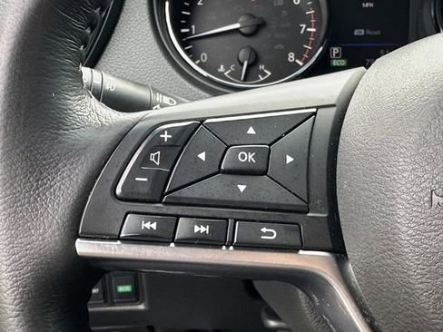 Used 2018 Nissan Rogue SL FWD image 27