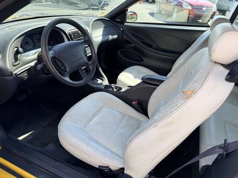 Used 1999 Ford Mustang Convertible RWD image 7