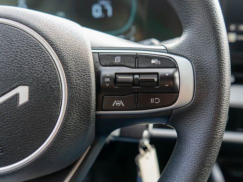 Certified 2025 Kia Sportage LX image 18