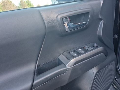Used 2022 Toyota Tacoma TRD Sport image 20