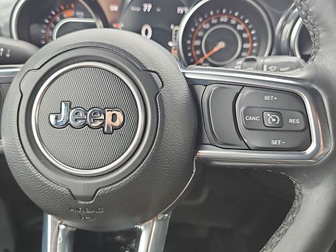 Used 2022 Jeep Wrangler Unlimited Sahara AWD/4WD image 24
