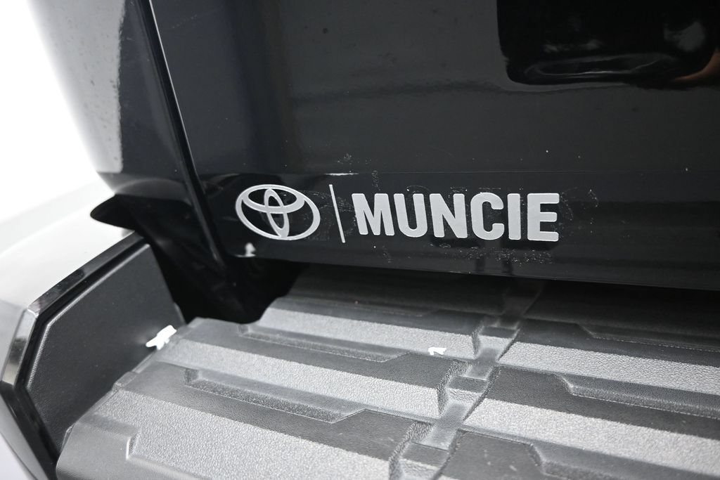 Used 2025 Nissan Frontier SV w/ SV Convenience Package AWD/4WD image 34