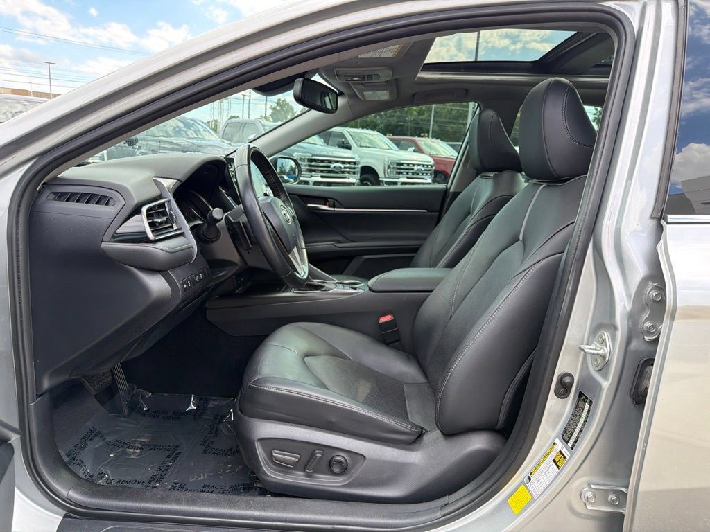 Used 2021 Toyota Camry XSE w/ Navigation Package FWD image 11