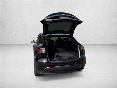 Used 2023 Tesla Model Y Long Range AWD/4WD image 7