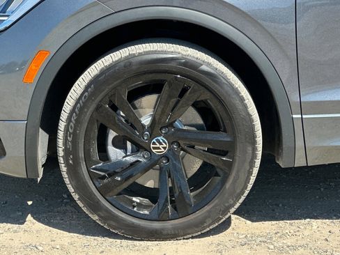 Certified 2024 Volkswagen Tiguan SE R-Line image 25