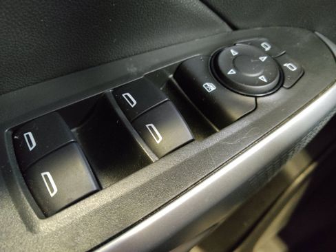 Used 2024 Chevrolet Trax LS FWD image 27