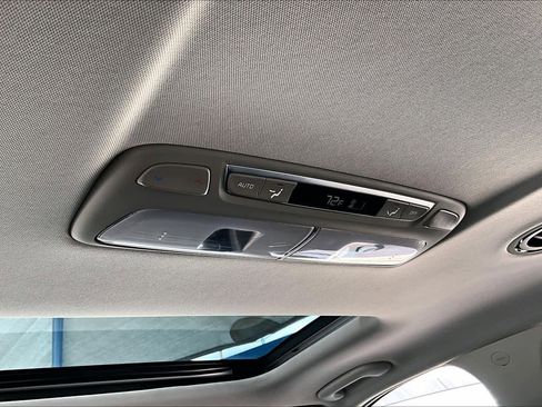 Used 2025 Kia Telluride S FWD image 33