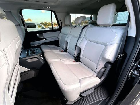 Used 2025 Ford Expedition Max Platinum image 20