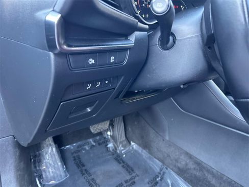 Used 2024 MAZDA MAZDA3 s image 25
