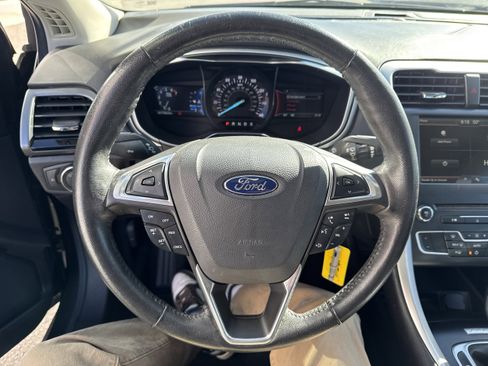 Used 2016 Ford Fusion SE FWD image 17