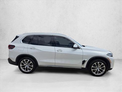 Used 2024 BMW X5 sDrive40i w/ Parking Assistance Package image 4