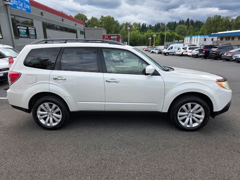 Used 2012 Subaru Forester 2.5X Premium image 8