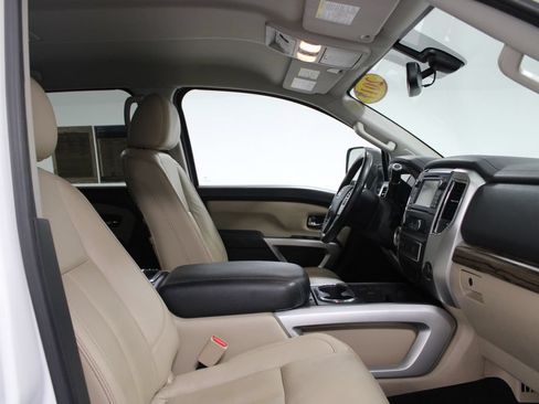 Used 2017 Nissan Titan SL RWD image 29