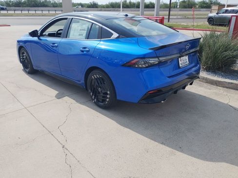 New 2026 Nissan Sentra SR w/ SR Premium Package FWD image 4