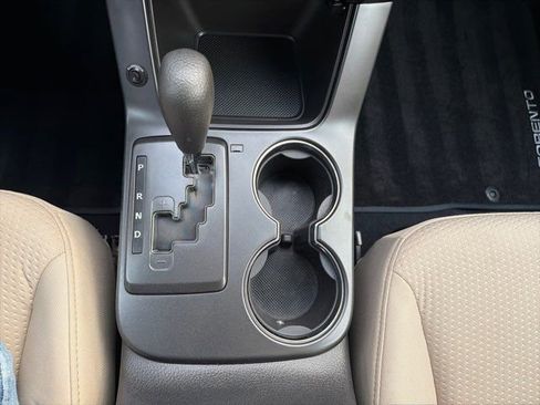 Used 2011 Kia Sorento LX w/ Convenience Pkg image 19