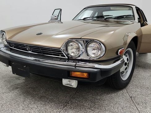 Used 1988 Jaguar XJS V12 Convertible image 12