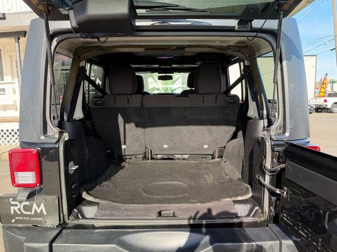 Used 2014 Jeep Wrangler Unlimited Sport w/ Power Convenience Group image 33