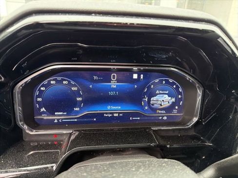 Used 2023 Chevrolet Silverado 1500 LT AWD/4WD image 10