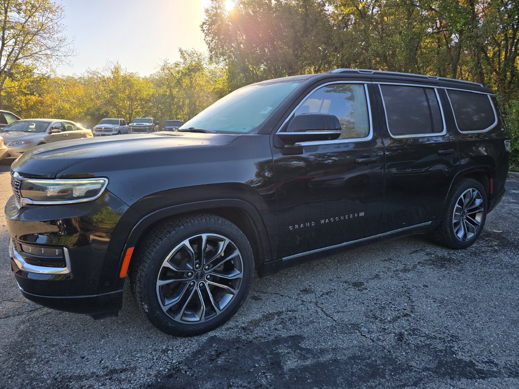 Used 2022 Jeep Grand Wagoneer Series III AWD/4WD image 2