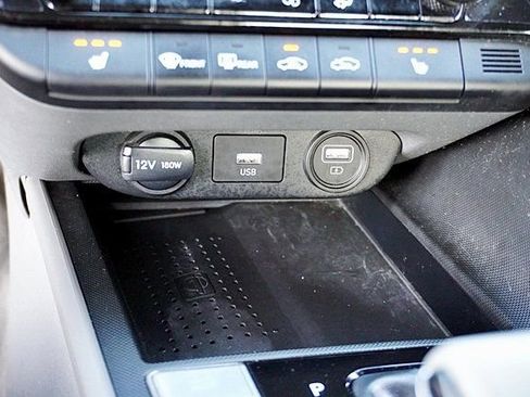 Used 2022 Hyundai Elantra SEL w/ Convenience Package FWD image 27
