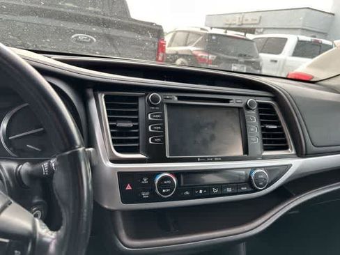 Used 2016 Toyota Highlander Plus image 8