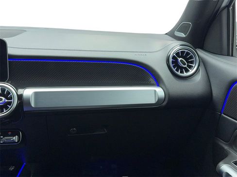 Used 2021 Mercedes-Benz GLB 35 AMG 4MATIC image 21